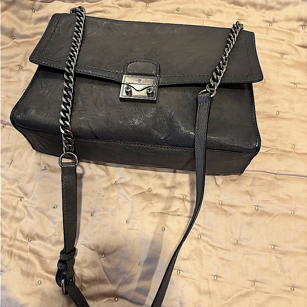 Gorgeous Frye Ella crossbody/shoulder adjustable chain with leather vintage,mint
